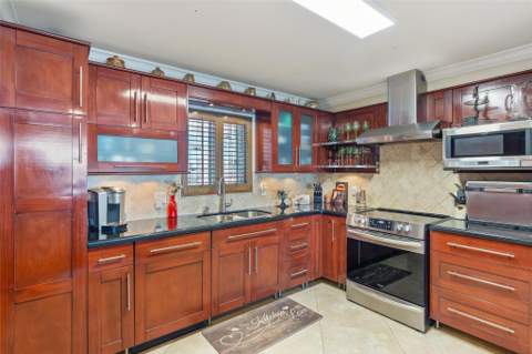 301 Lake Shore Drive #501, Lake Park FL - photo 14 of 33