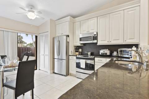 823 Sky Pine Way #D, Greenacres FL - photo 9 of 34