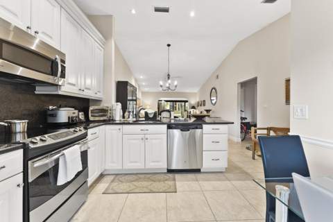 823 Sky Pine Way #D, Greenacres FL - photo 12 of 34