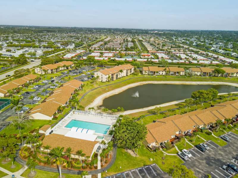 2 bedroom Townhouse at 823 Sky Pine Way #D, Pine Ridge North Village IV Condo, Greenacres — photo 1