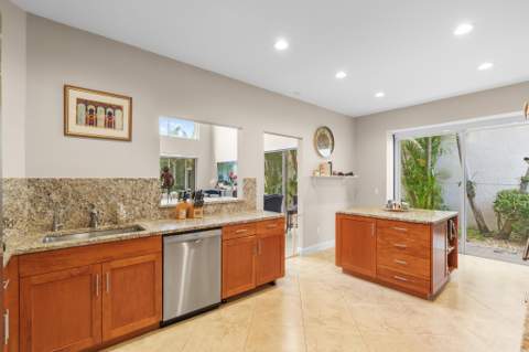23381 Butterfly Palm Court, Boca Raton FL - photo 20 of 49