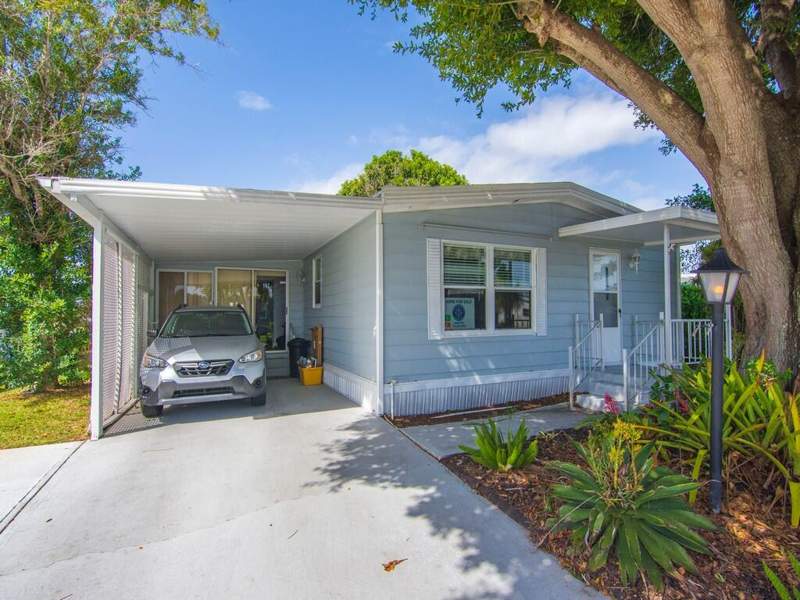 2 bedroom Manufactured Home at 301 NE Moonstone Drive, Pinelake Village, Jensen Beach — photo 4
