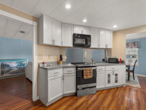 301 NE Moonstone Drive, Jensen Beach FL - photo 15 of 46