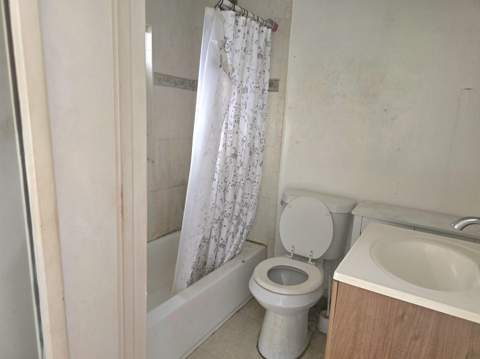 2513 Grant Street, Hollywood FL - photo 18 of 21