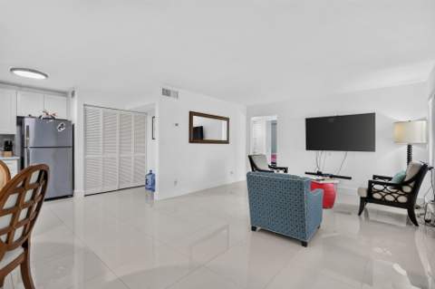 528 Shady Pine Way #B1, Greenacres FL - photo 8 of 34