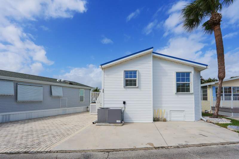 2 bedroom Single Family Residence at 10725 S Ocean Drive #Lot 269, Holiday Out At St Lucie, Jensen Beach — photo 3