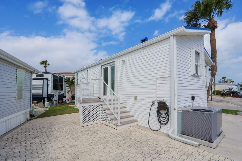 2 bedroom Single Family Residence at 10725 S Ocean Drive #Lot 269, Holiday Out At St Lucie, Jensen Beach — photo 2