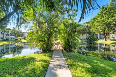 5141 W Oakland Park Boulevard #208, Lauderdale Lakes FL - photo 14 of 22