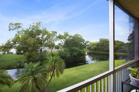 6770 Royal Palm Boulevard #305L, Margate FL - photo 7 of 33