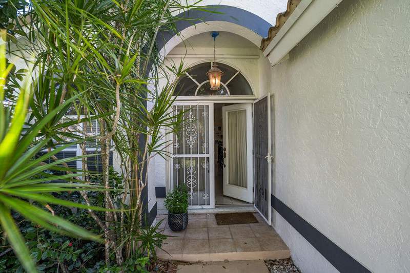 3 bedroom Single Family Residence at 740 Lake Wellington Drive, Monterey On The Lake, Wellington — photo 3