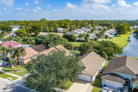 740 Lake Wellington Drive, Wellington FL - photo 11 of 48