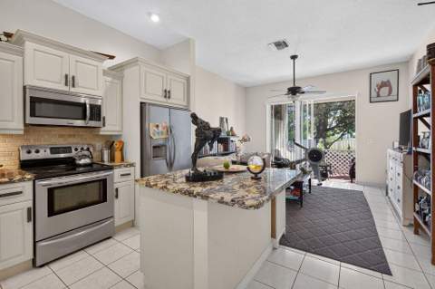 740 Lake Wellington Drive, Wellington FL - photo 7 of 48
