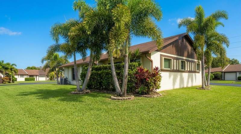 2 bedroom Villa at 5102 Forsythia Street, Kings Point 13, Delray Beach — photo 5