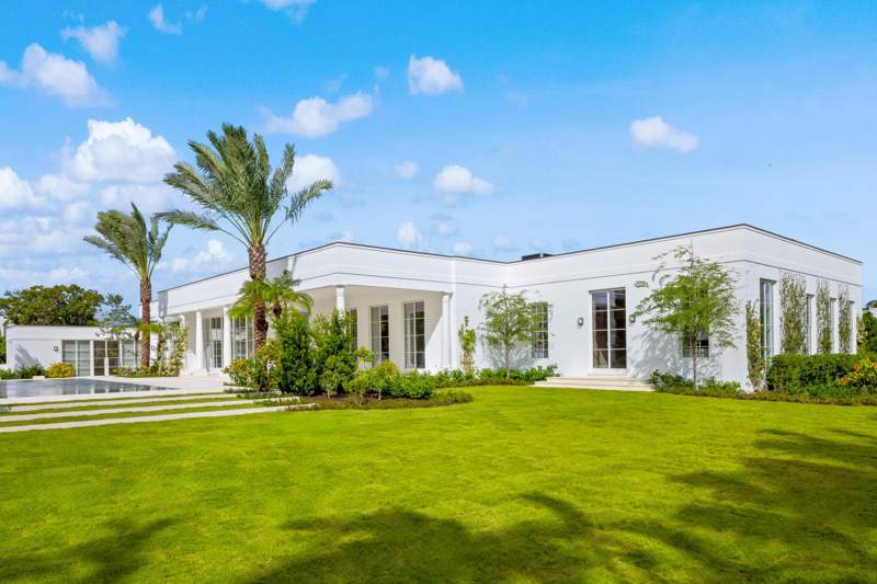 6 bedroom Single Family Residence at 200 Regents Park Road, Regents Park, Palm Beach — photo 2