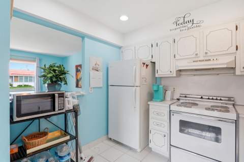 98 Seville D, Delray Beach FL - photo 7 of 30