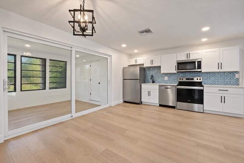 3 bedroom Single Family Residence at 2010 Avenue H, Park Manor 1, Riviera Beach — photo 2