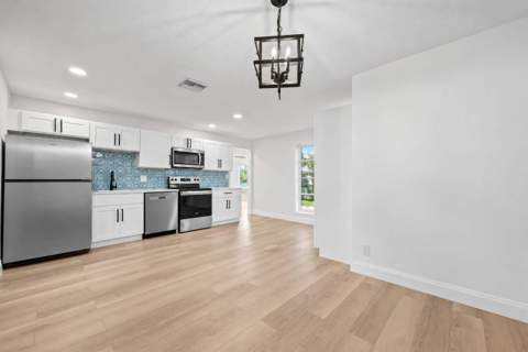 2010 Avenue H, Riviera Beach FL - photo 8 of 14