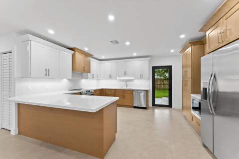 162 SE 27th Way, Boynton Beach FL - photo 8 of 33