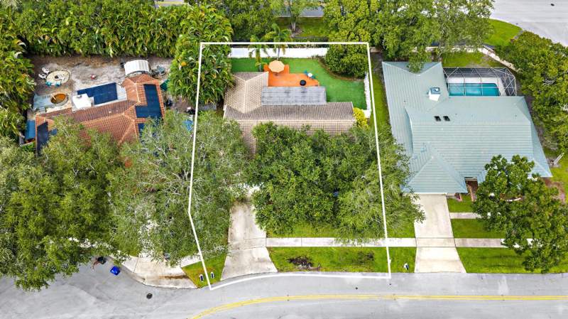 3 bedroom Single Family Residence at 174 Bayberry Circle, Maplewood Ph 1, Jupiter — photo 2