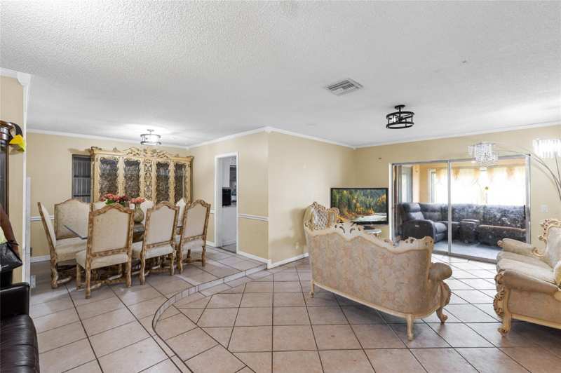 4 bedroom Single Family Residence at 970 SW 67th Avenue, Kimberly Village Section Three, North Lauderdale — photo 1