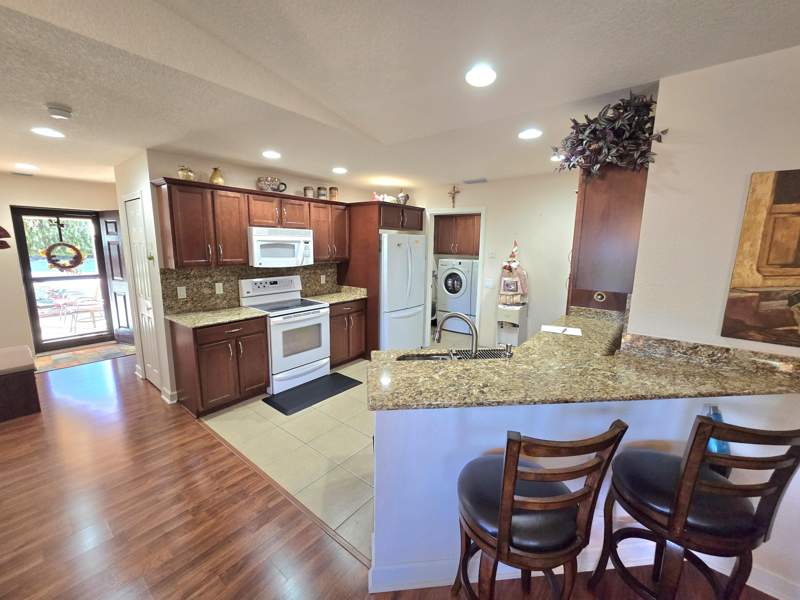 2 bedroom Single Family Residence at 20 Silver Oak Drive, Spanish Lakes One Leasehold Estates, Port St. Lucie — photo 2