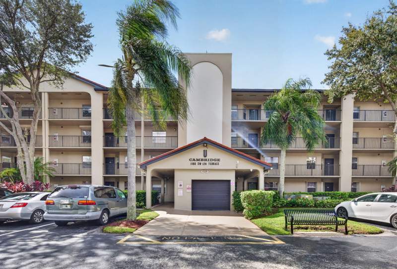 2 bedroom Condominium at 1100 SW 128th Terrace #302U, Cambridge At Century, Pembroke Pines — photo 2