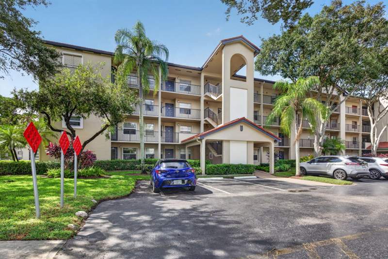 2 bedroom Condominium at 1100 SW 128th Terrace #302U, Cambridge At Century, Pembroke Pines — photo 4