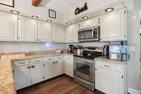 9220 Lawrence Road, Boynton Beach FL - photo 13 of 49