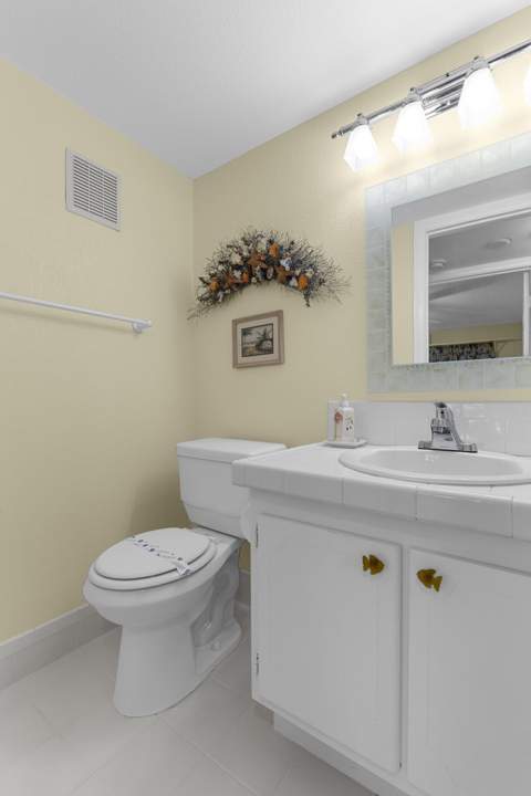 273 Newport Drive, Deerfield Beach FL - photo 16 of 35