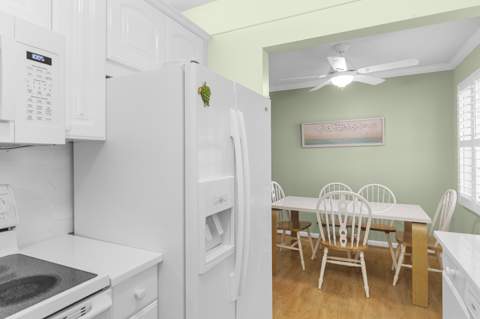 273 Newport Drive, Deerfield Beach FL - photo 9 of 35
