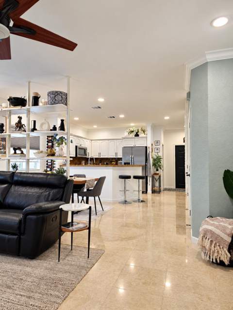 8834 S Isles Circle, Tamarac FL - photo 17 of 40