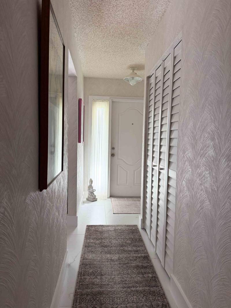 2 bedroom Condominium at 1216 S Lakes End Drive #B, High Point Of Fort Pierce Condominium Section 2, Fort Pierce — photo 2