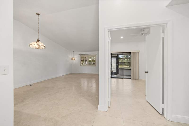 2 bedroom Single Family Residence at 493 Iron Forge Court, Strathmore Gate West Unit 3, Royal Palm Beach — photo 5