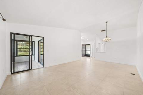 493 Iron Forge Court, Royal Palm Beach FL - photo 12 of 24