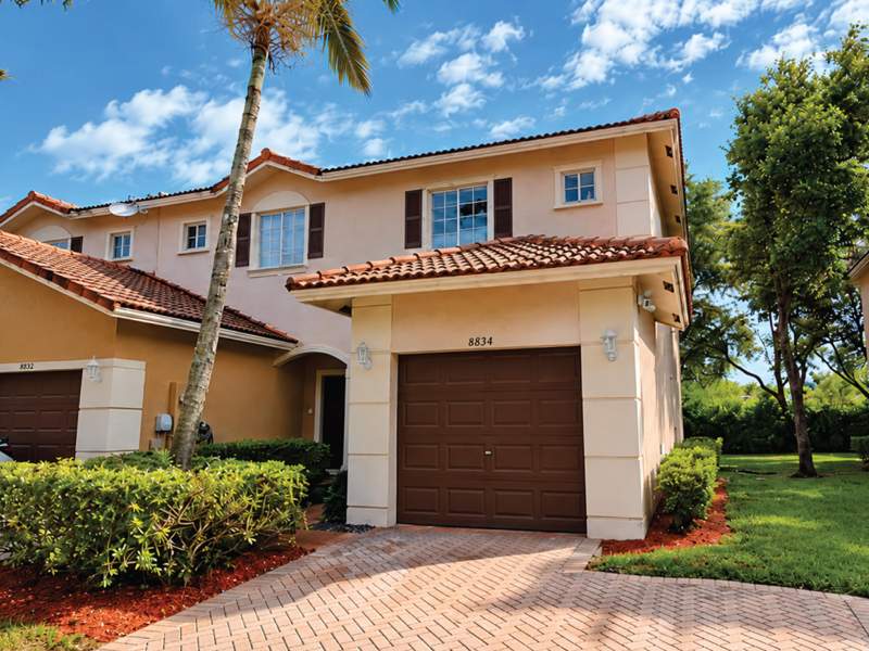3 bedroom Townhouse at 8834 S Isles Circle, Woodland Villas 1st Add, Tamarac — photo 3