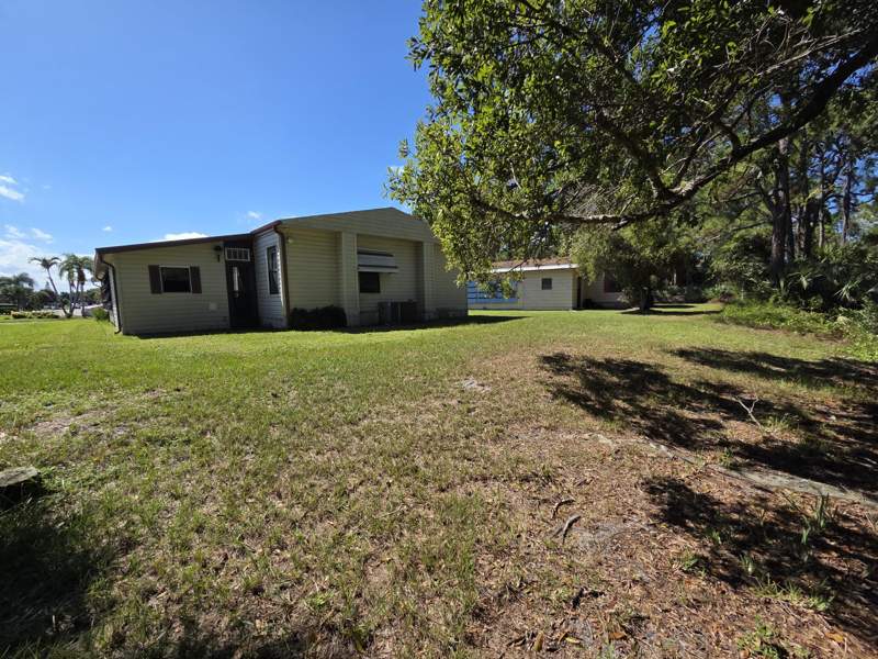 2 bedroom Manufactured Home at 8187 Blackbead Court, Savanna Club Plat I, Port St. Lucie — photo 4