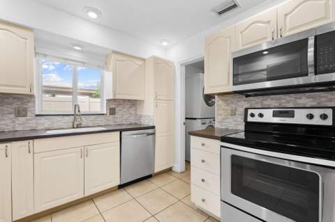 4031 NE 15th Avenue, Oakland Park FL - photo 11 of 26