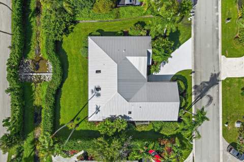 10690 SE Jupiter Narrows Drive, Hobe Sound FL - photo 8 of 47