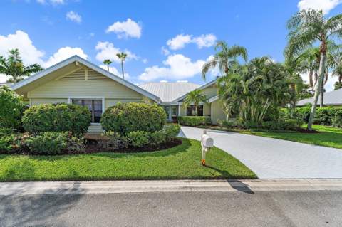 10690 SE Jupiter Narrows Drive, Hobe Sound FL - photo 20 of 47