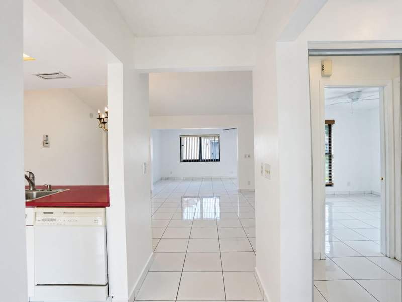 2 bedroom Single Family Residence at 2079 SW 16th Circle, The Meadows Of Crystal Lake, Deerfield Beach — photo 5