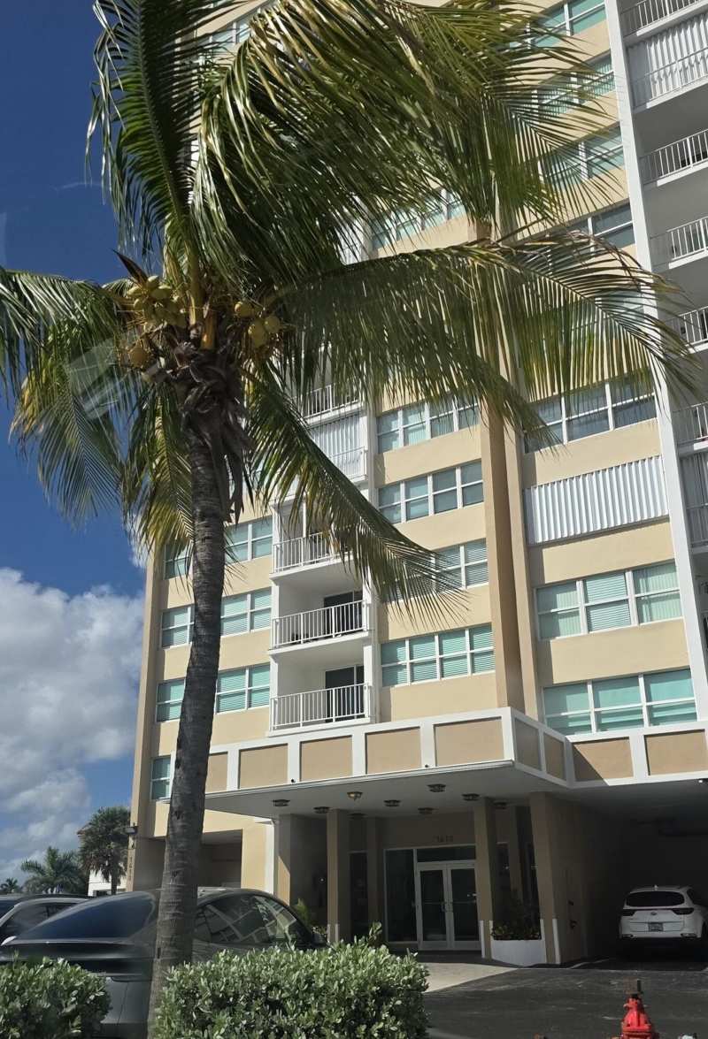 2 bedroom Condominium at 1410 S Ocean Drive #804, Trafalgar Towers Condominium 2, Hollywood — photo 1