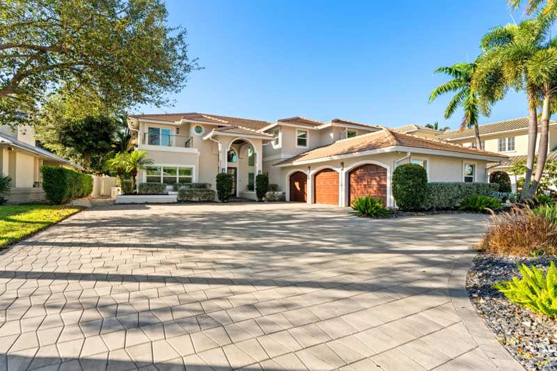 5 bedroom Single Family Residence at 1480 SW 21st Lane, Palm Beach Farms Co 10, Boca Raton — photo 1