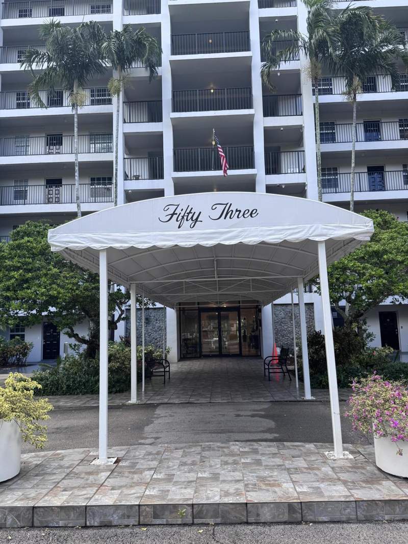 2 bedroom Condominium at 2900 N Course Drive #305, No 53 Palm-Aire Country Club, Pompano Beach — photo 2