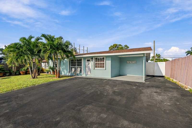 3 bedroom Single Family Residence at 1761 SW 50th Avenue, Broadview Park, Fort Lauderdale — photo 1