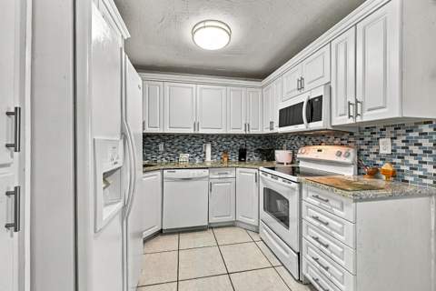 1761 SW 50th Avenue, Fort Lauderdale FL - photo 15 of 35
