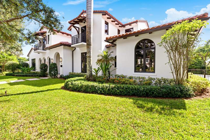 6 bedroom Single Family Residence at 898 Hibiscus Street, Old Floresta, Boca Raton — photo 4