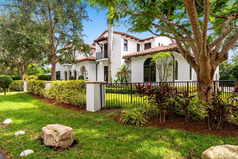 6 bedroom Single Family Residence at 898 Hibiscus Street, Old Floresta, Boca Raton — photo 3