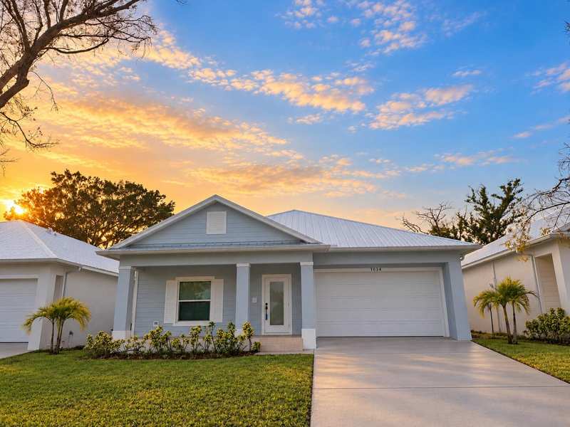 4 bedroom Single Family Residence at 1034 SW 35th Street, Palm City Amended, Palm City — photo 1