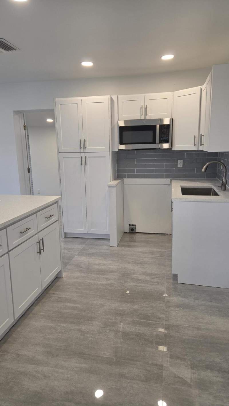 3 bedroom Single Family Residence at 1791 Lauderdale Manor Drive, Rev Plat Of Lauderdale Manors, Fort Lauderdale — photo 2