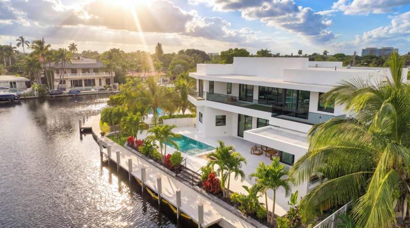 4 bedroom Single Family Residence at 4931 NE 25th Avenue, Coral Key Lighthouse Point, Lighthouse Point — photo 3